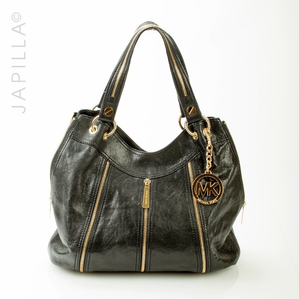 MICHAEL KORS XL LEATHER ZIPPER SHOULDER BAG